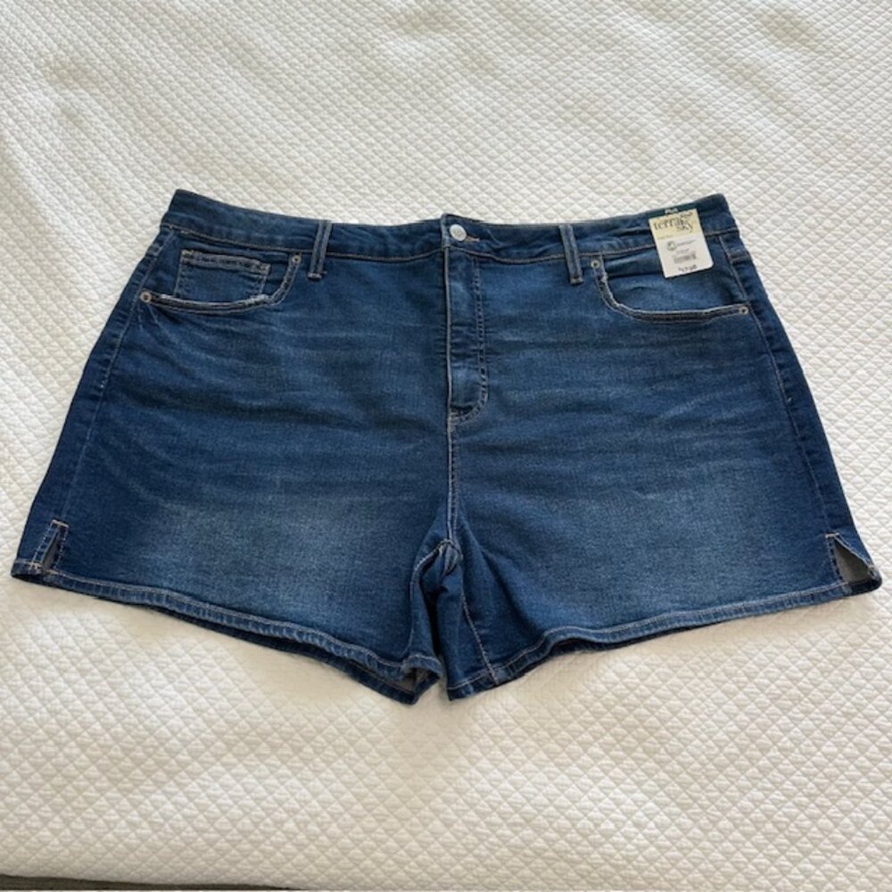 NWT Terra & Sky Women's High Rise Denim Shorts Sz 22W